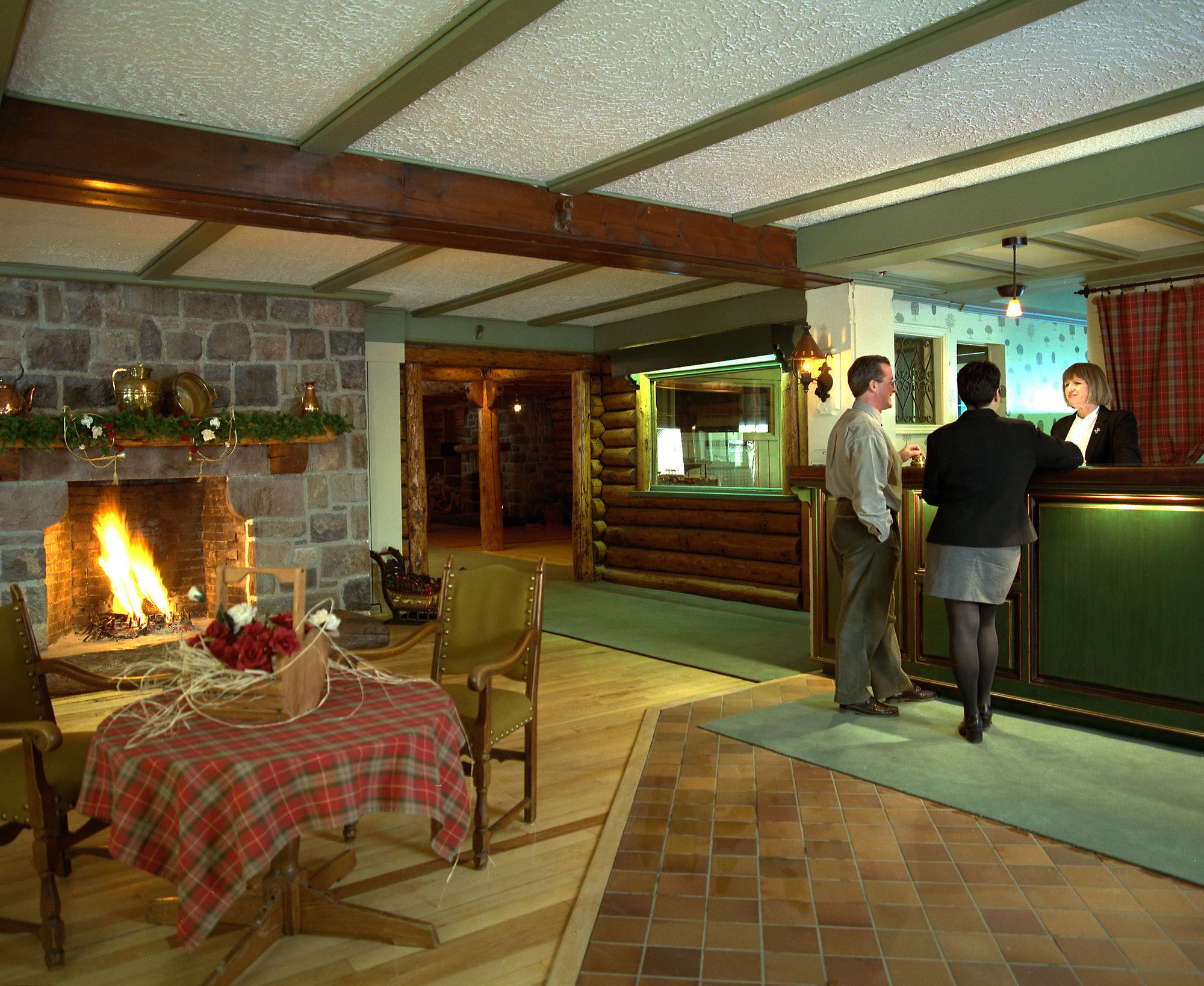 Auberge Alpine Inn Sainte-Adèle Esterno foto