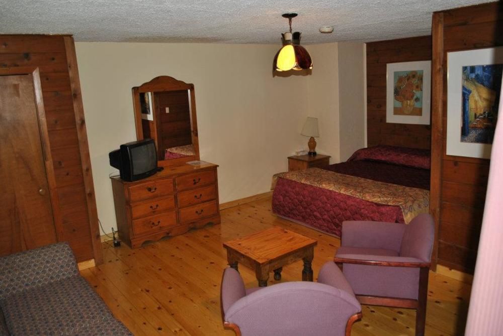 Auberge Alpine Inn Sainte-Adèle Esterno foto