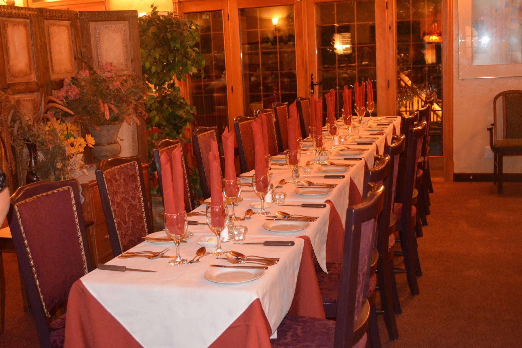 Auberge Alpine Inn Sainte-Adèle Esterno foto
