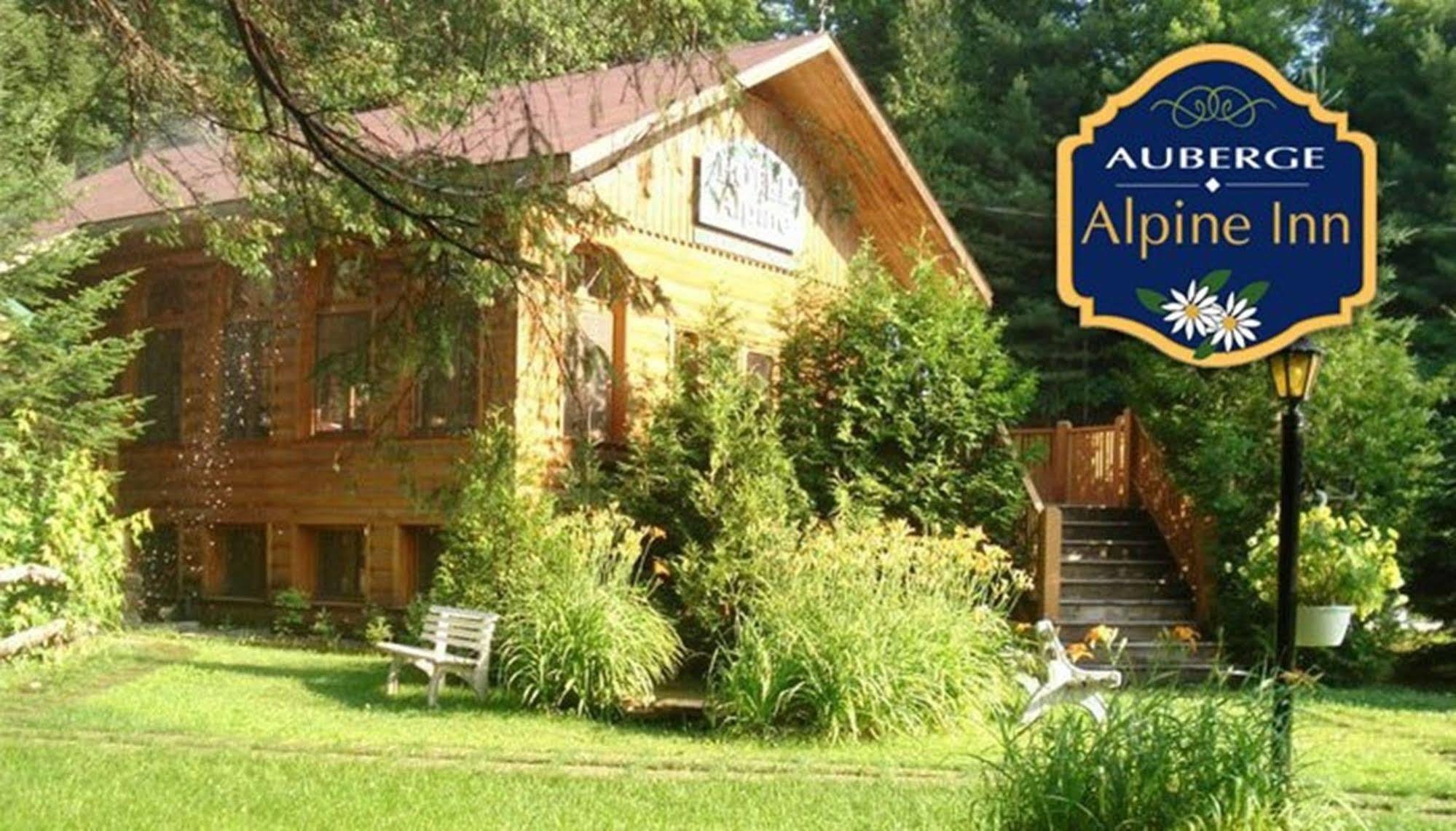 Auberge Alpine Inn Sainte-Adèle Esterno foto